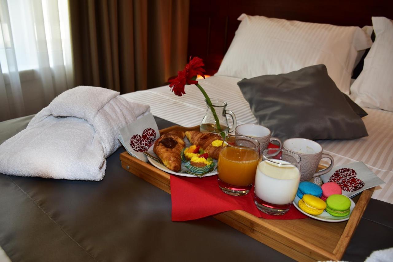 Hotel Ergi'S Durrës Zewnętrze zdjęcie