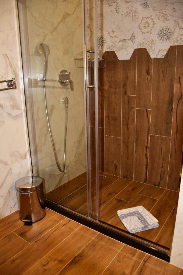 Hotel Ergi'S Durrës Zewnętrze zdjęcie