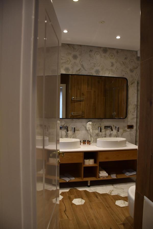 Hotel Ergi'S Durrës Zewnętrze zdjęcie