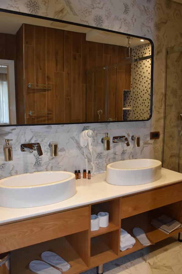Hotel Ergi'S Durrës Zewnętrze zdjęcie