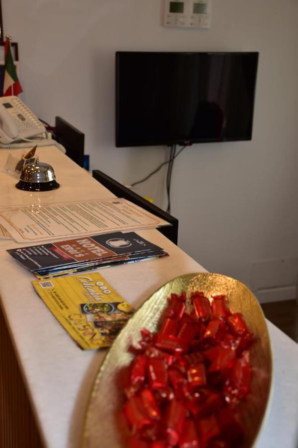 Hotel Ergi'S Durrës Zewnętrze zdjęcie
