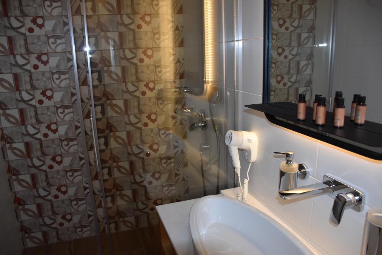 Hotel Ergi'S Durrës Zewnętrze zdjęcie