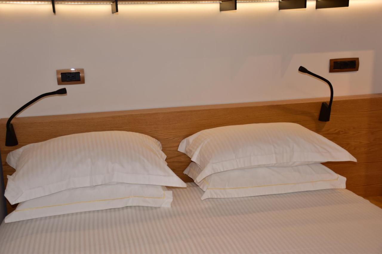 Hotel Ergi'S Durrës Zewnętrze zdjęcie